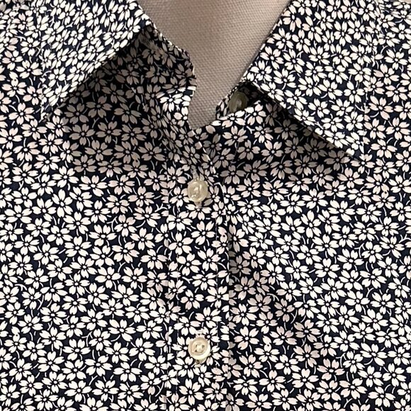 Lands' End Size 14 No Iron Pinpoint Oxford long-sleeve shirt, blue white floral - Picture 2 of 4